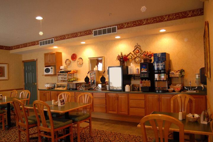 Breakfast/Coffee Service 23 of 28