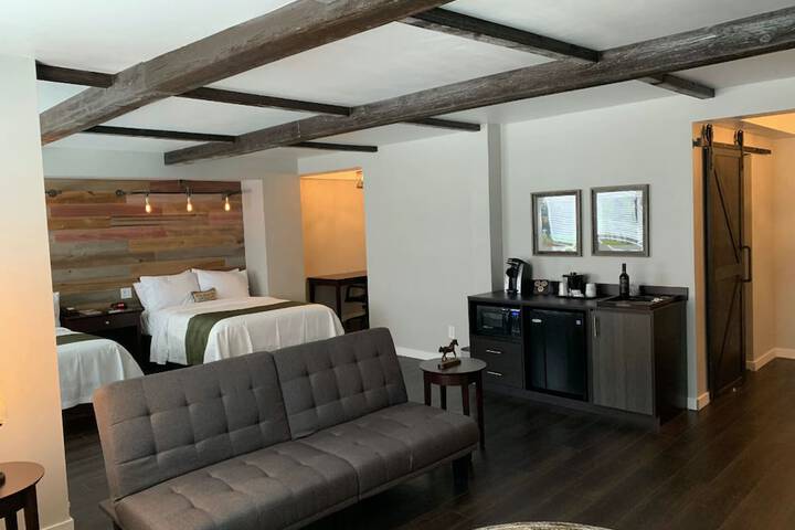 Cedar Stables Inn and Suites