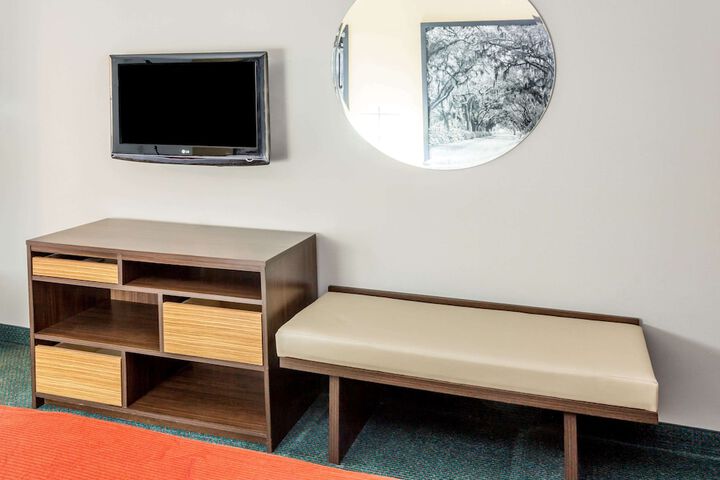 Room 18 of 21