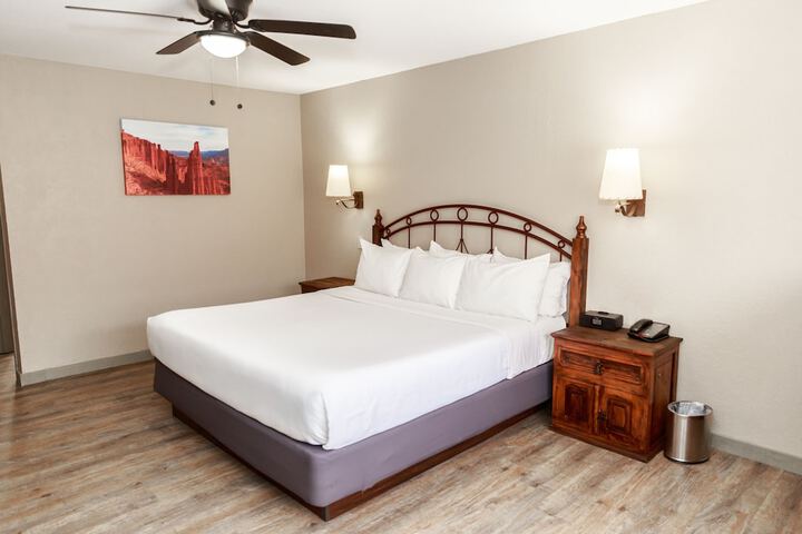 Room 28 of 53