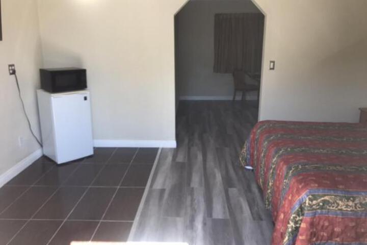 Galleria Inn Montclair / Ontario