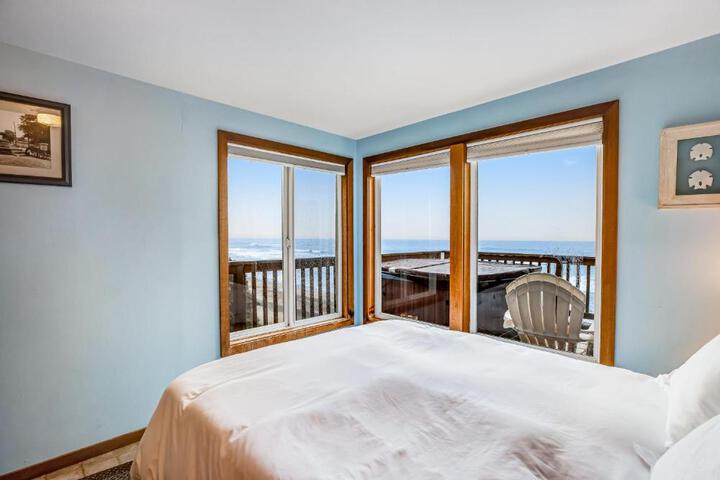 Blue Sea Oceanfront Cottage