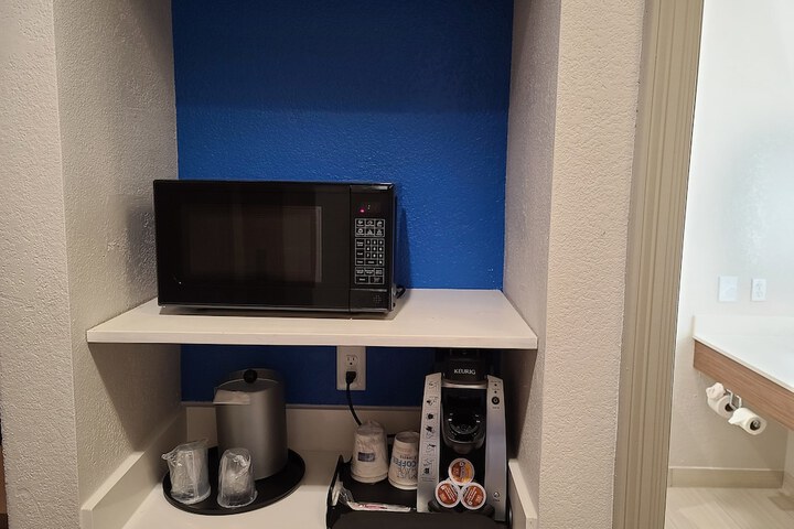 Room 35 of 63