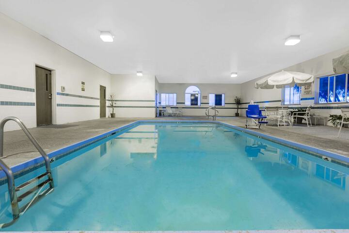 Pool 4 of 13