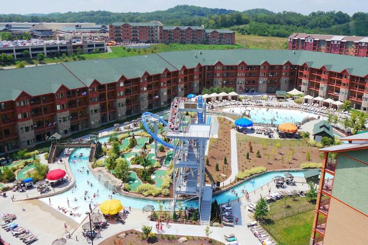 Wilderness at the Smokies – River Lodge Suites