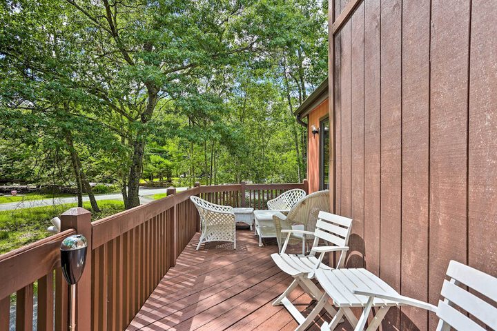 Bushkill House w / Deck & Community Amenities!