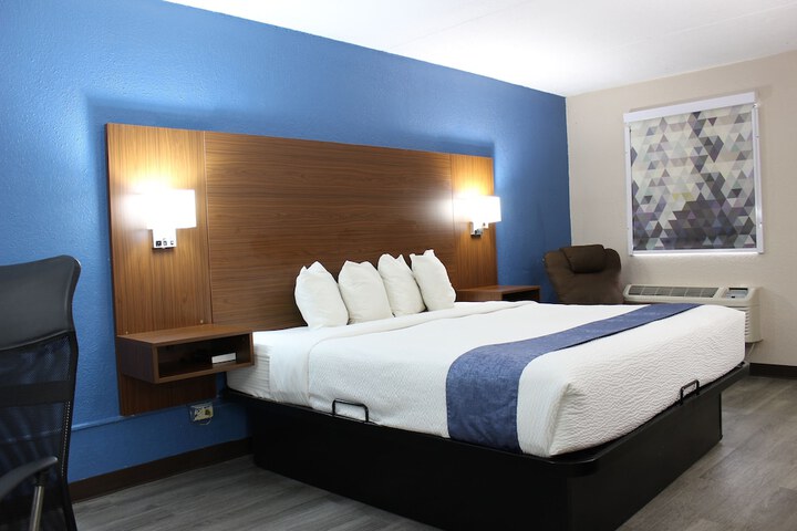 Room 15 of 19