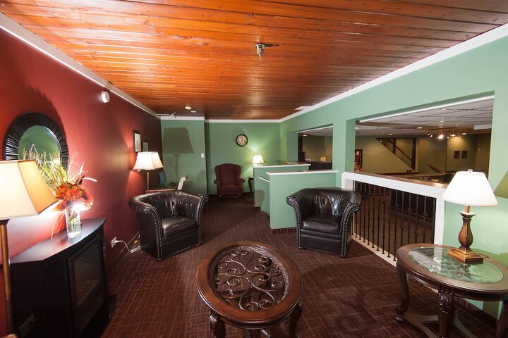 Hotel Interior 7 of 34