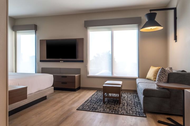 Room 28 of 85