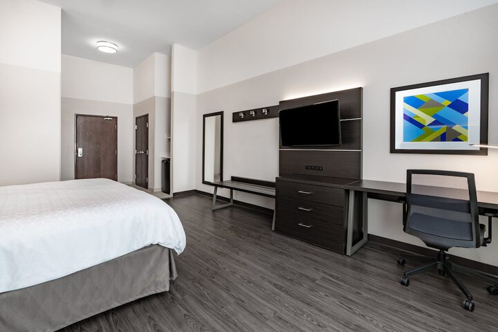 Holiday Inn Express & Suites Trinidad by IHG