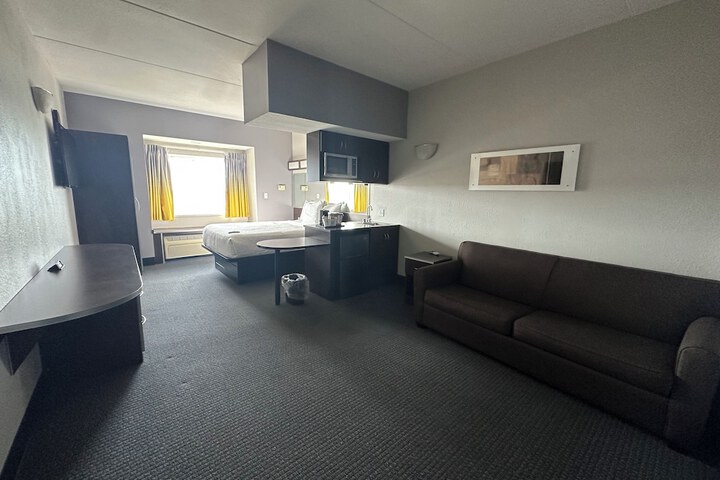 Microtel Inn & Suites by Wyndham Quincy Downtown / River Area