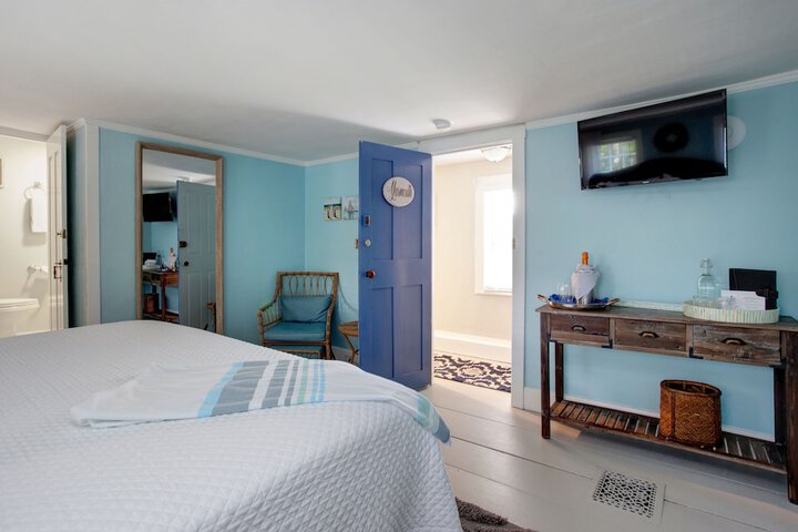 Room 28 of 61