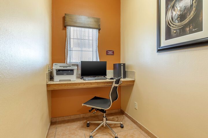 Business Center 37 of 37