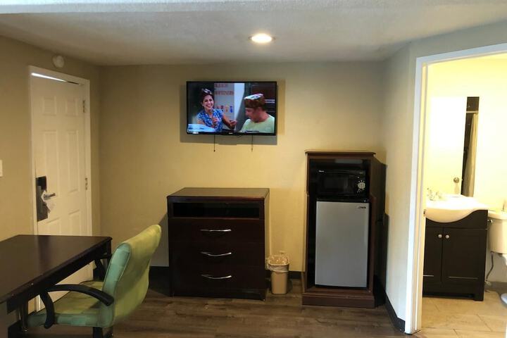 Room 18 of 31