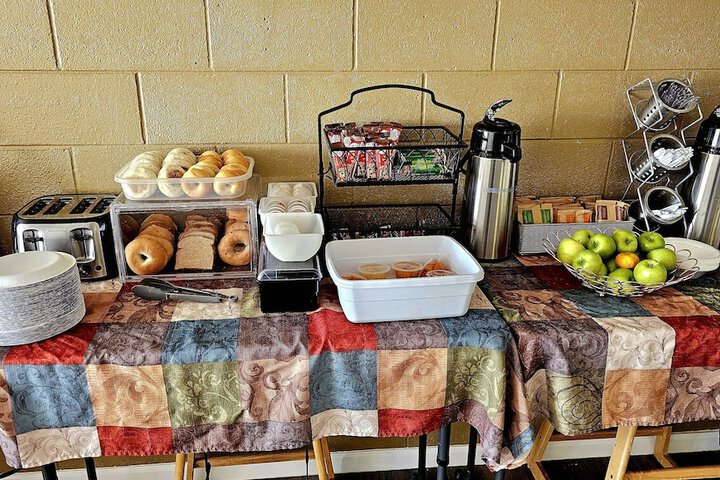 Breakfast/Coffee Service 38 of 40