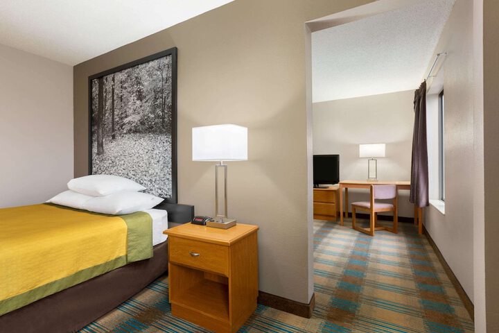Room 26 of 37