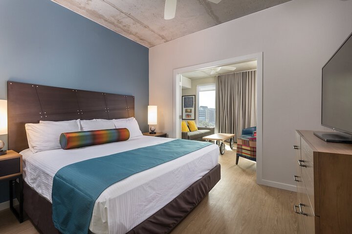 Room 52 of 84