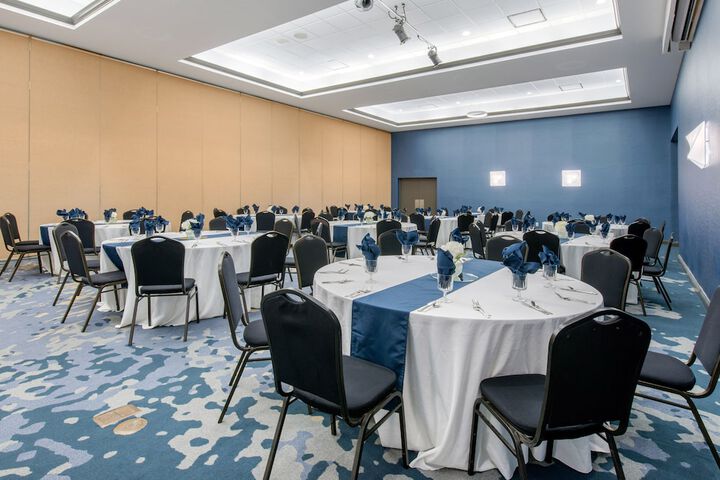 Ballroom/Hall 45 of 54