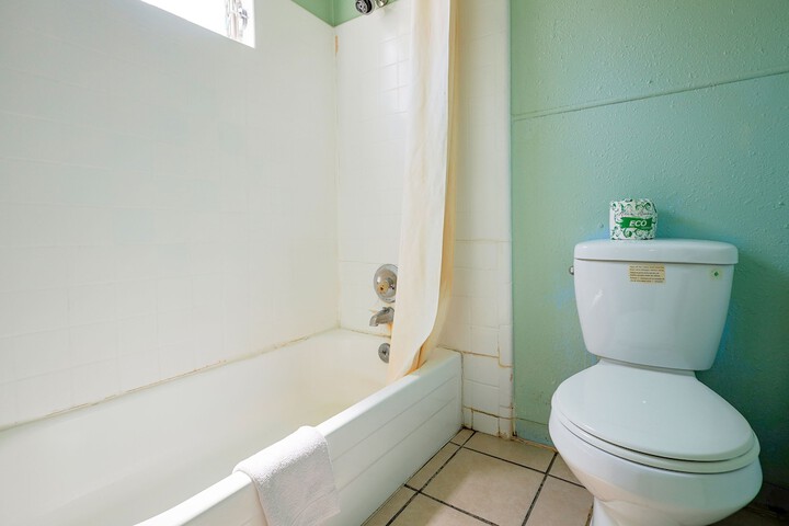 Room 18 of 23