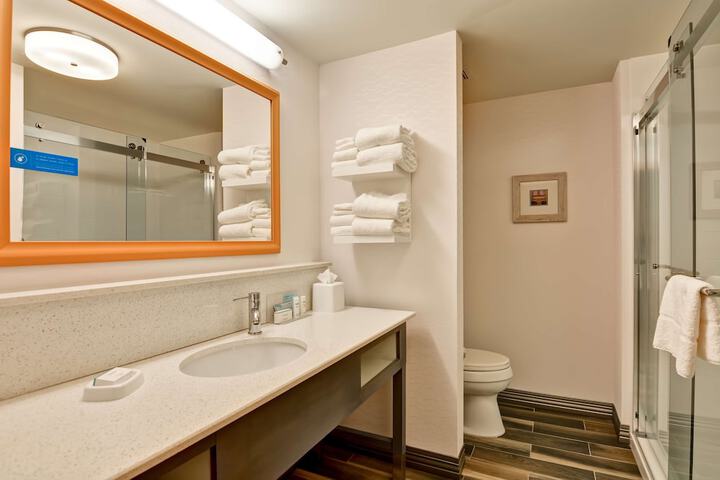 Room 16 of 28