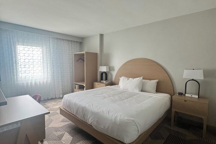 Room 8 of 22