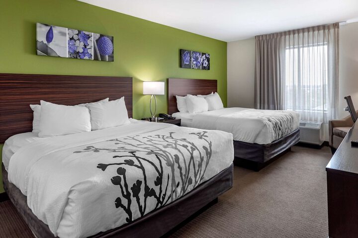Room 17 of 32