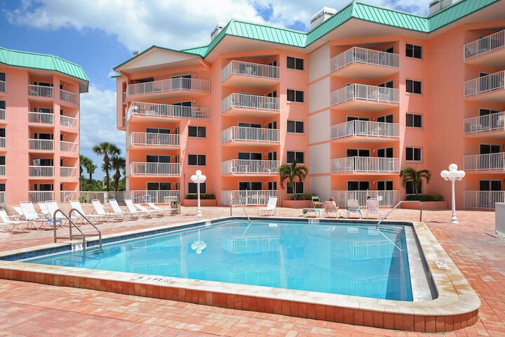 Beach Cottages 1504 by Distinctive Beach Rentals