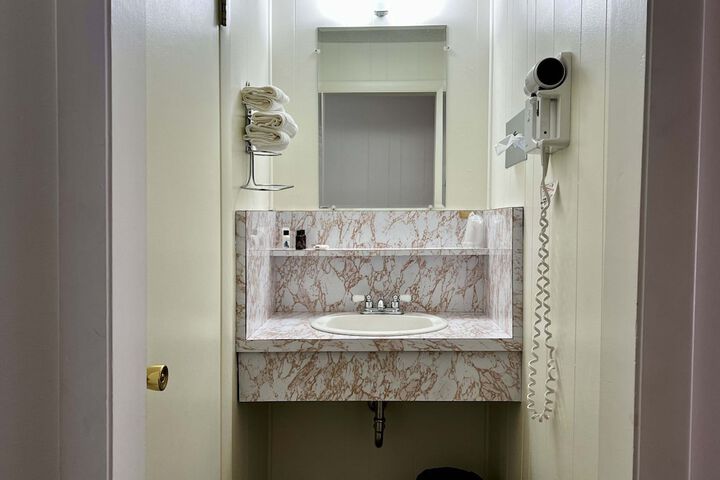 Room 18 of 72
