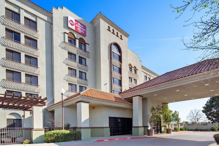Hotel 2 of 33