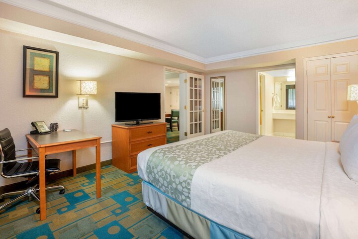 Room 14 of 28