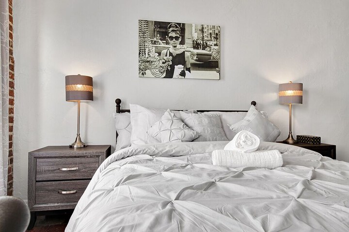 Room 11 of 29