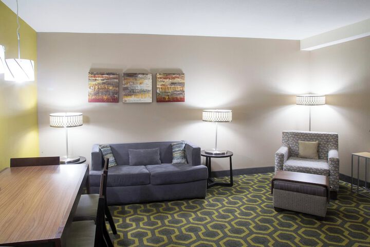 Room 25 of 40