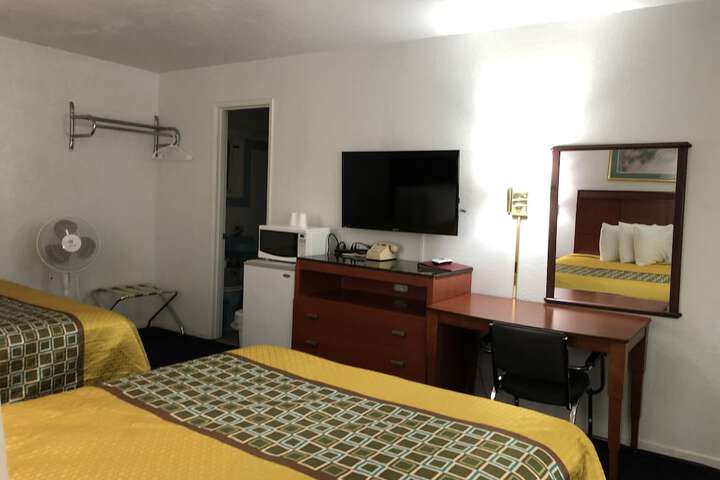 Room 13 of 36