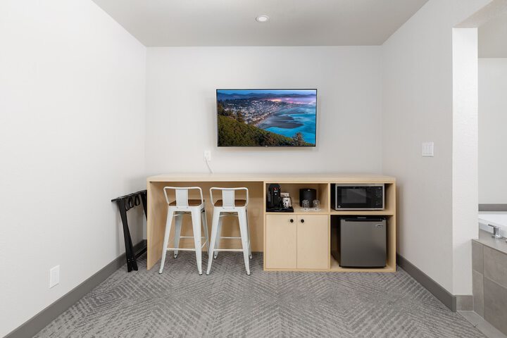 Room 37 of 65
