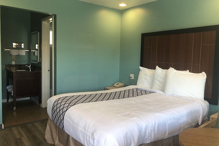 Room 26 of 33