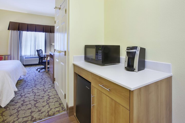 Room 15 of 33