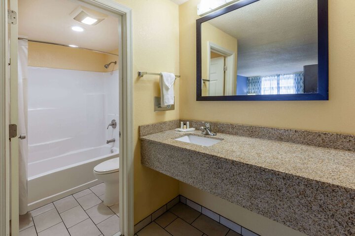 Room 12 of 30