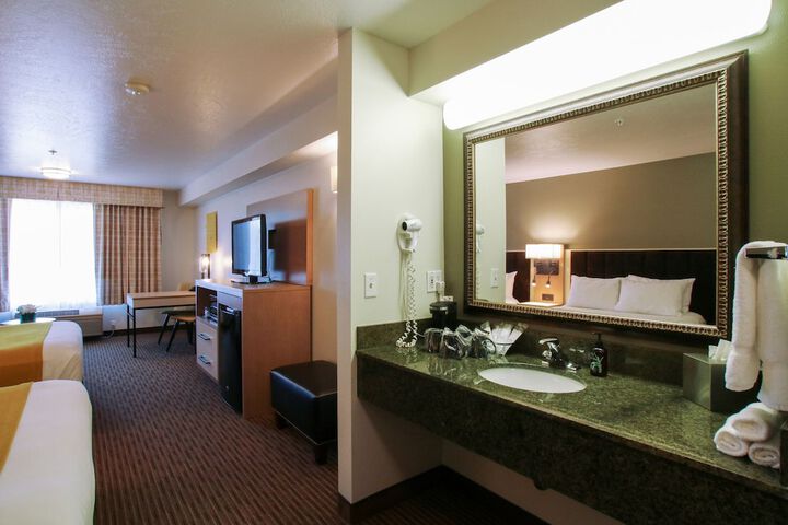 Room 15 of 43