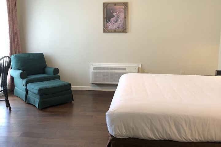 Room 44 of 66