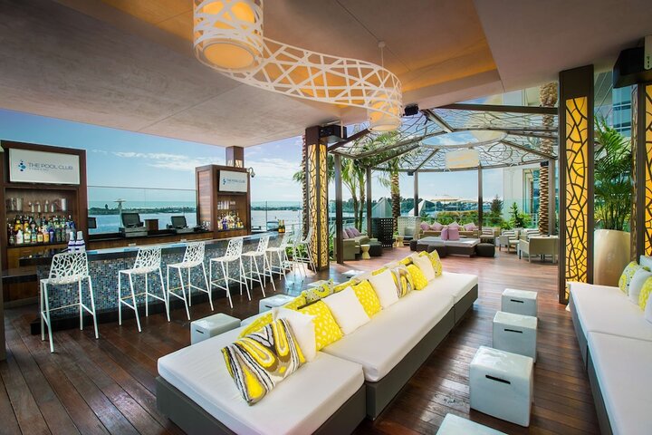 Lounge 134 of 175
