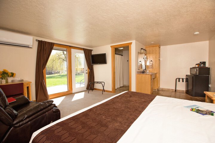 Room 33 of 82