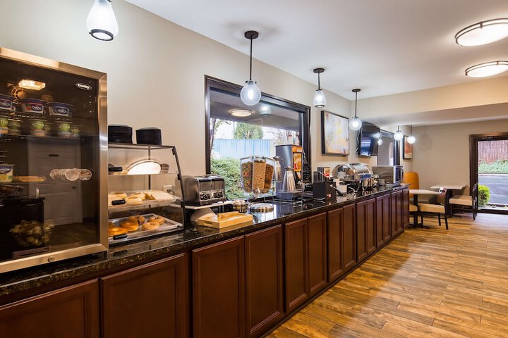 Breakfast/Coffee Service 17 of 21