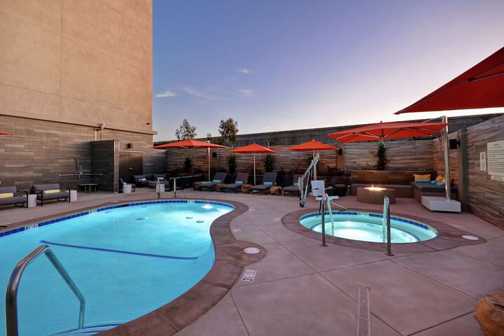 Hampton Inn & Suites Los Angeles Burbank Airport