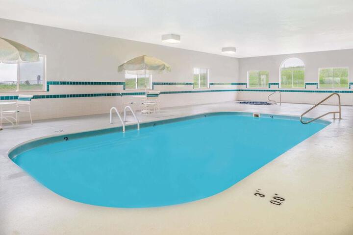 Super 8 Motel Gretna