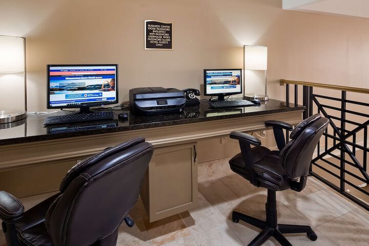 Best Western Plus Ambassador Suites Venice