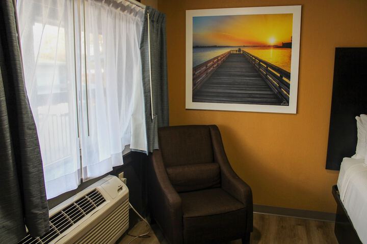 Room 53 of 68
