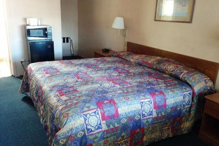 Room 17 of 18