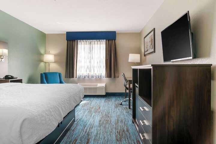 Room 9 of 26