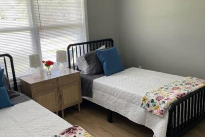 Birdie Mae - 2 bedroom House in DT Hamilton