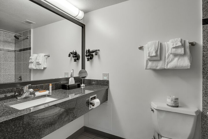 Room 27 of 54